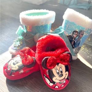 ❤️❤️2 pair BABY GIRL ADORBALE DISNEY BRAND SLIPPERS ❤️❤️